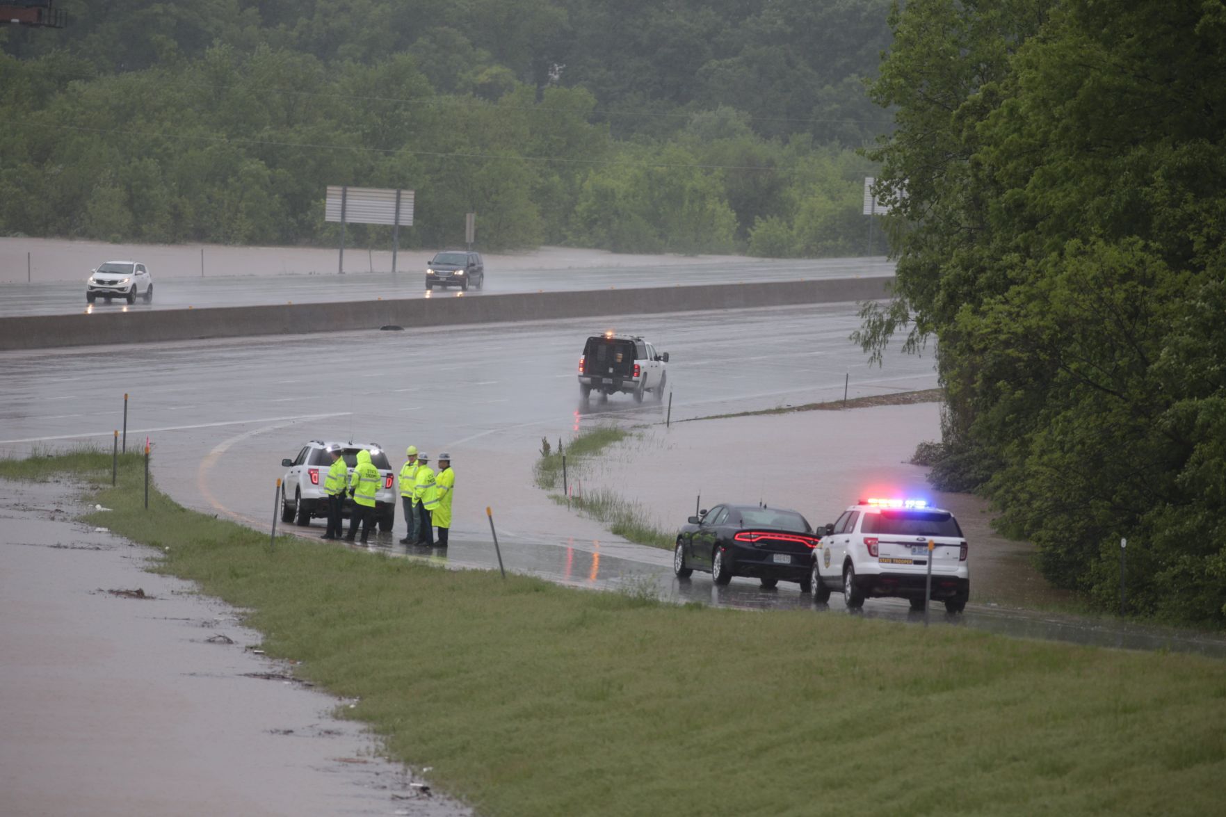Crews plan to close I-55 due to flooding